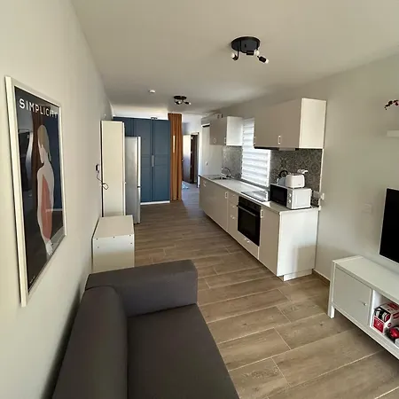 דירה Anton Court *