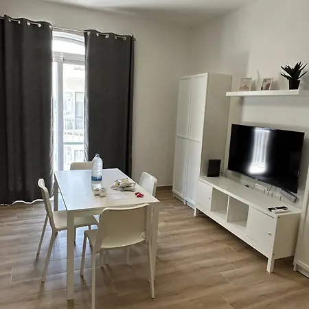 アパート Anton Court