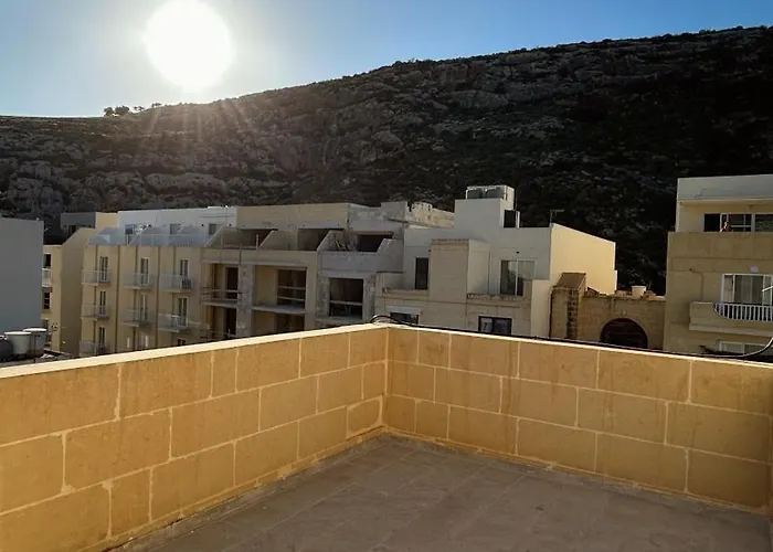 Anton Court アパート クレンディ