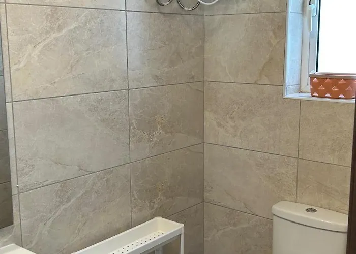 アパート Anton Court