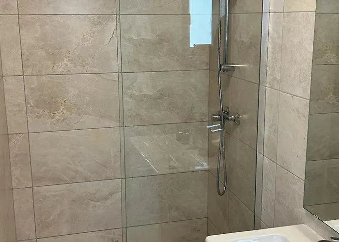 アパート Anton Court