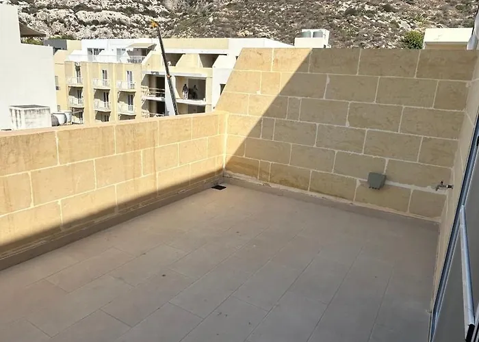 Anton Court アパート クレンディ