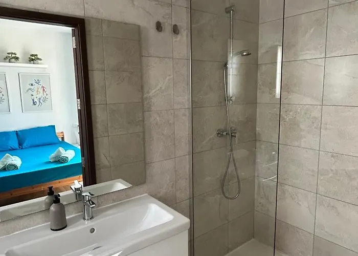 Anton Court アパート